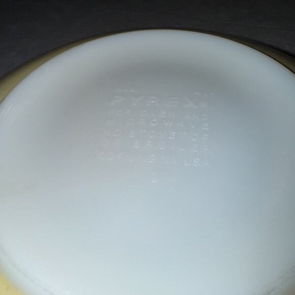 Vintage Pyrex Shenandoah Cinderella Nesting Mixing Bowl Largest 444 Yellow - Picture 4 of 9